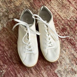 The Lace Up Sneaker in Vanilla